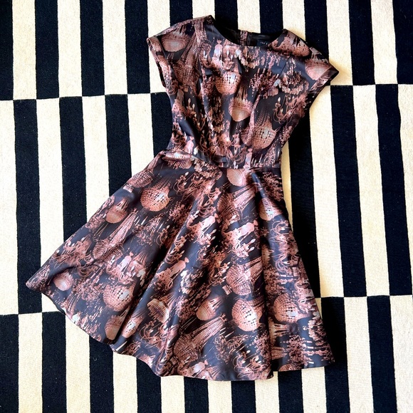 RARE NWOT Ted Baker Marui Chandelier Print Dress Size 0 - Picture 2 of 5